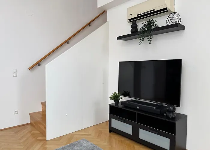 Daire 100qm, 2 Bedroom Schoenbrunn, Central, Balcony
