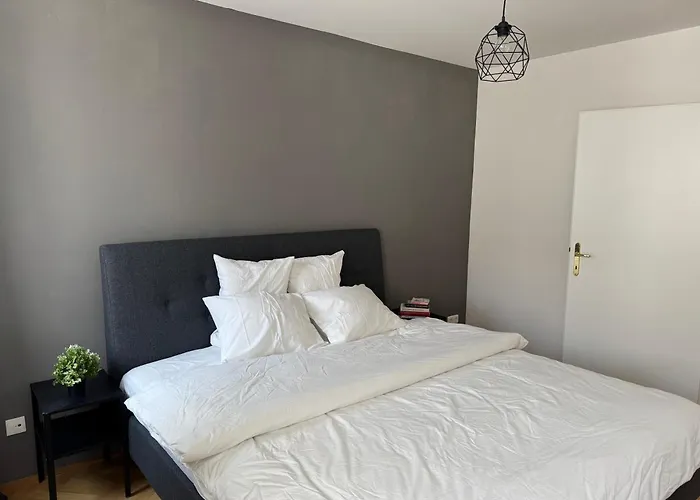 100qm, 2 Bedroom Schoenbrunn, Central, Balcony * Viyana
