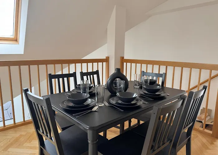 100qm, 2 Bedroom Schoenbrunn, Central, Balcony *
