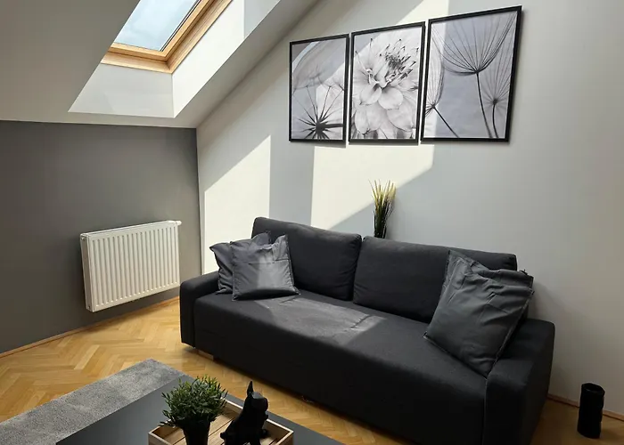 100qm, 2 Bedroom Schoenbrunn, Central, Balcony Daire *