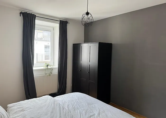 100qm, 2 Bedroom Schoenbrunn, Central, Balcony * Viyana