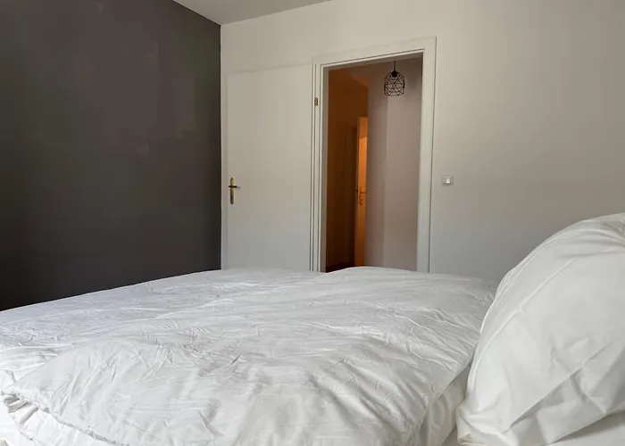 Daire 100qm, 2 Bedroom Schoenbrunn, Central, Balcony
