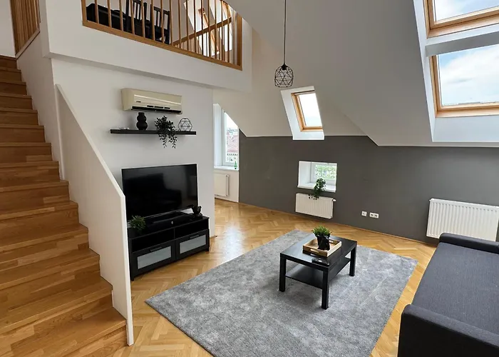 100qm, 2 Bedroom Schoenbrunn, Central, Balcony * Viyana