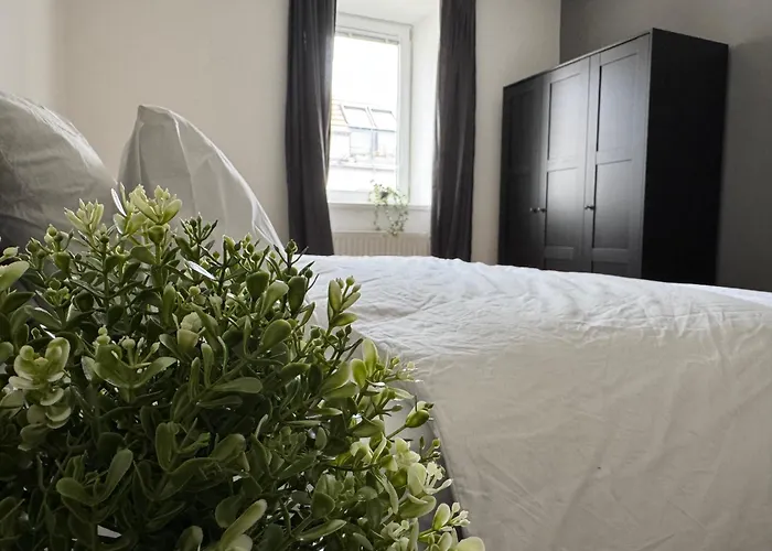 Apartment 100qm, 2 Br, Schönbrunn, Central, Balcony
